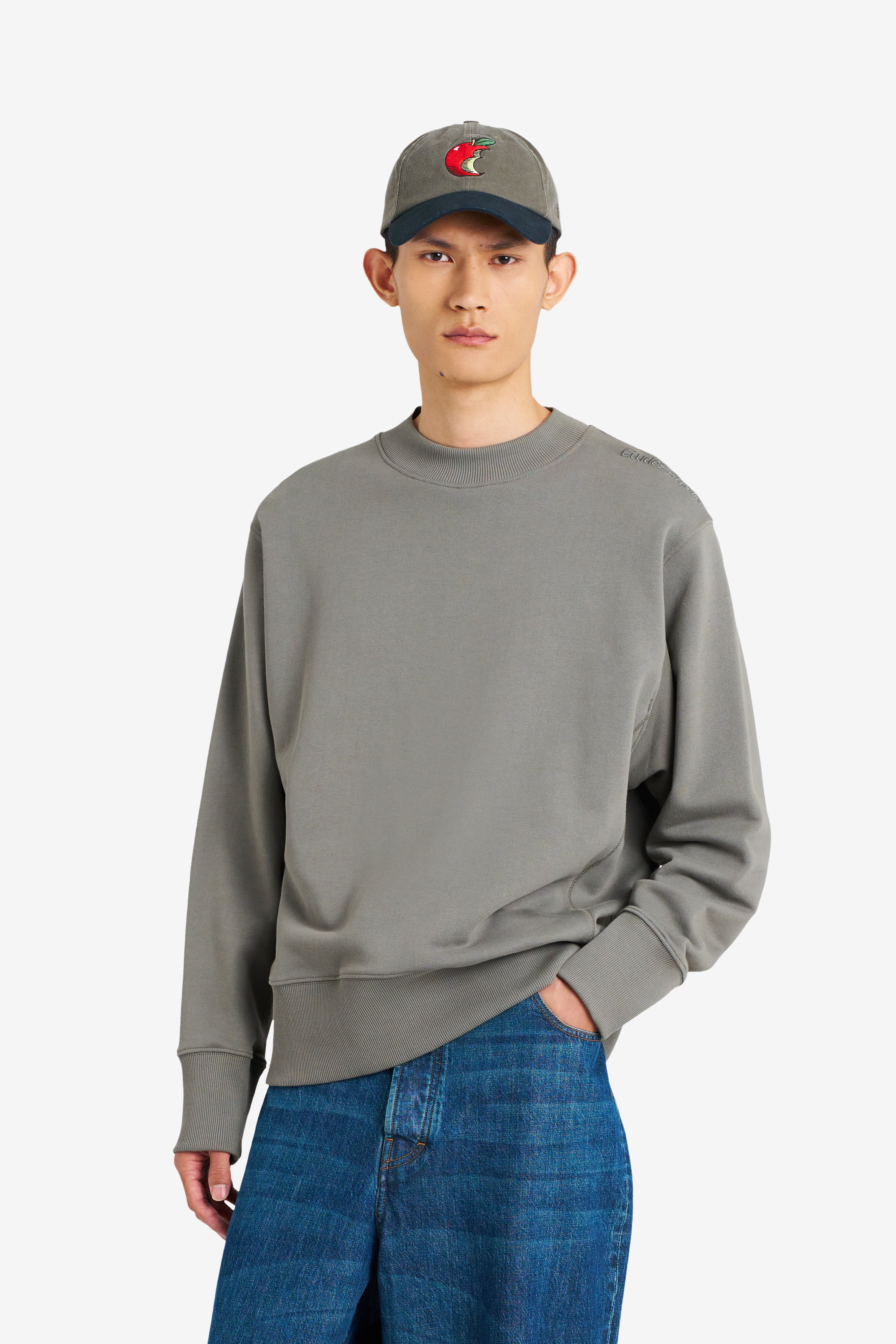 RELAX CREW NECK GREY